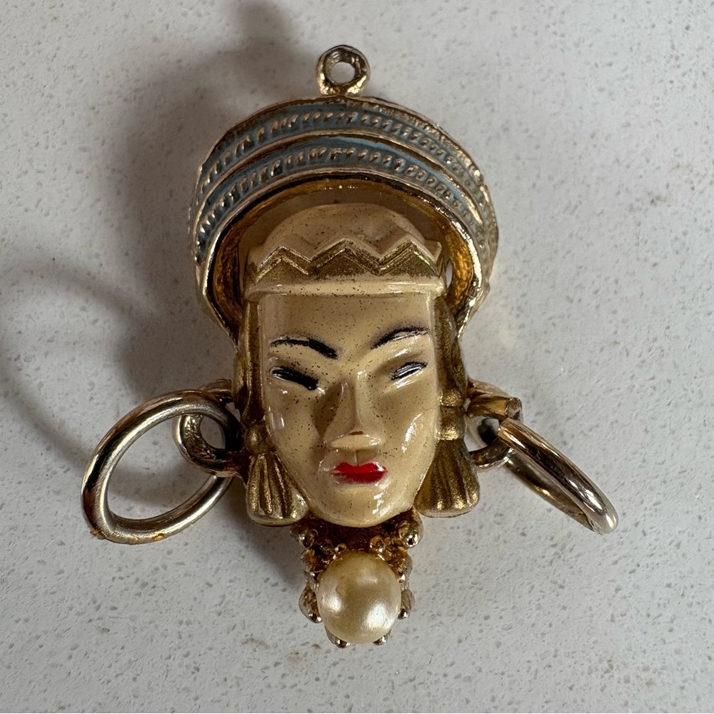 Vintage 1960s Selro Selini Asian Princess Faces Pendant